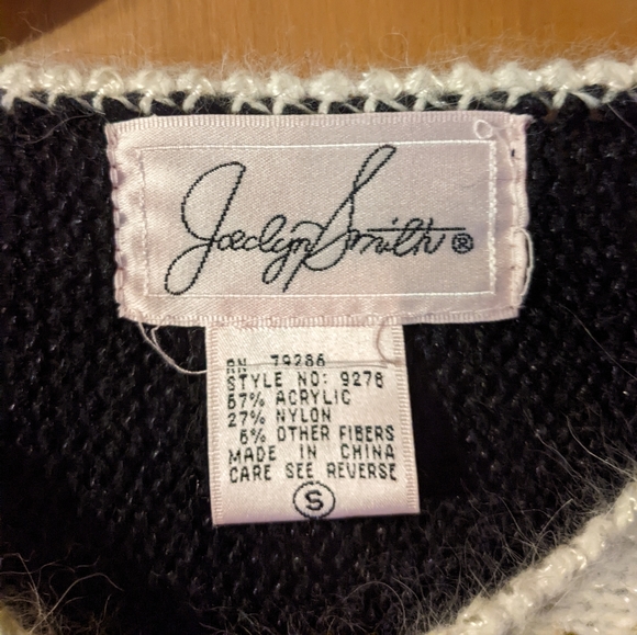 Vintage Jaclyn Smith Holiday sweater - Picture 3 of 3